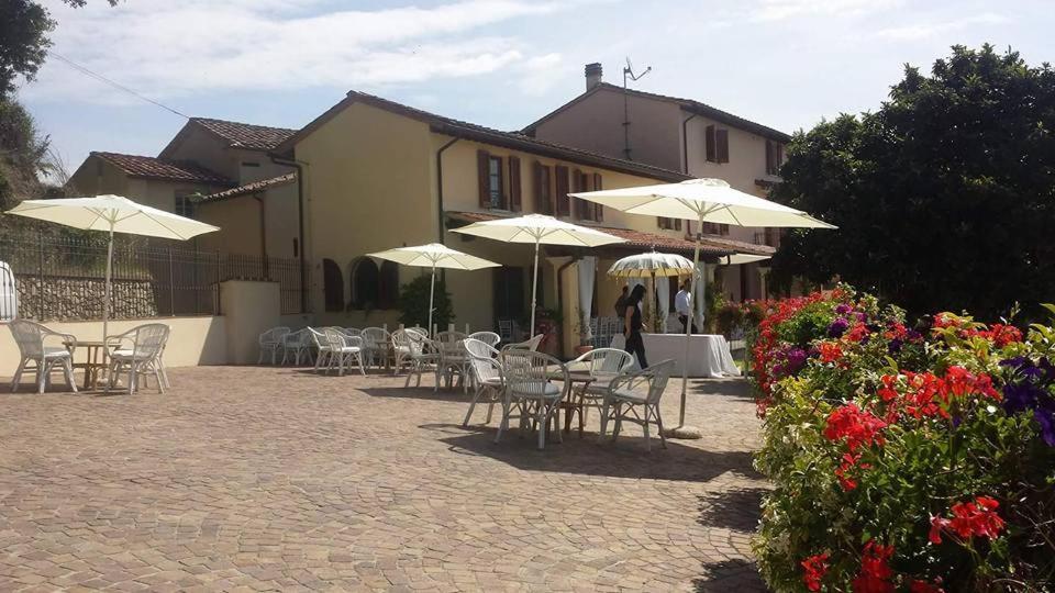 Residence Il Vigneto Lari Exterior photo