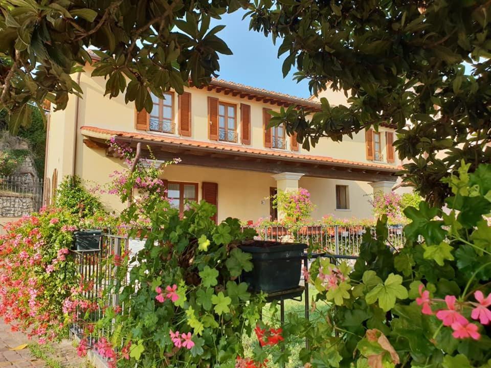 Residence Il Vigneto Lari Exterior photo